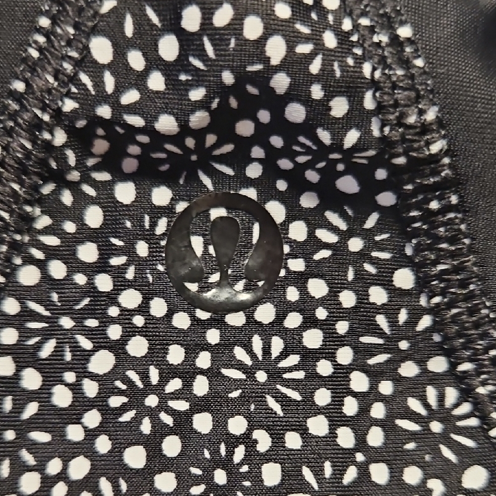 Lululemon Rashgaurd/Running Top - Picture 2 of 3